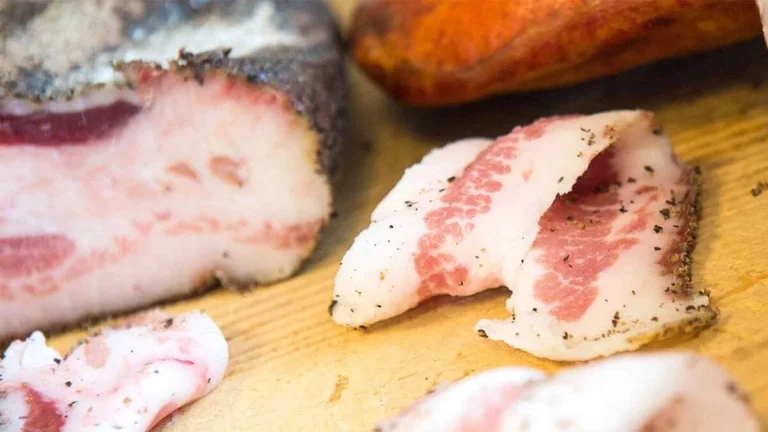 Bochecha de porco guanciale